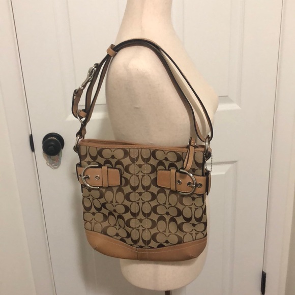 Coach Bucket Handbag Signature "C" Tan Leather - Picture 1 of 7